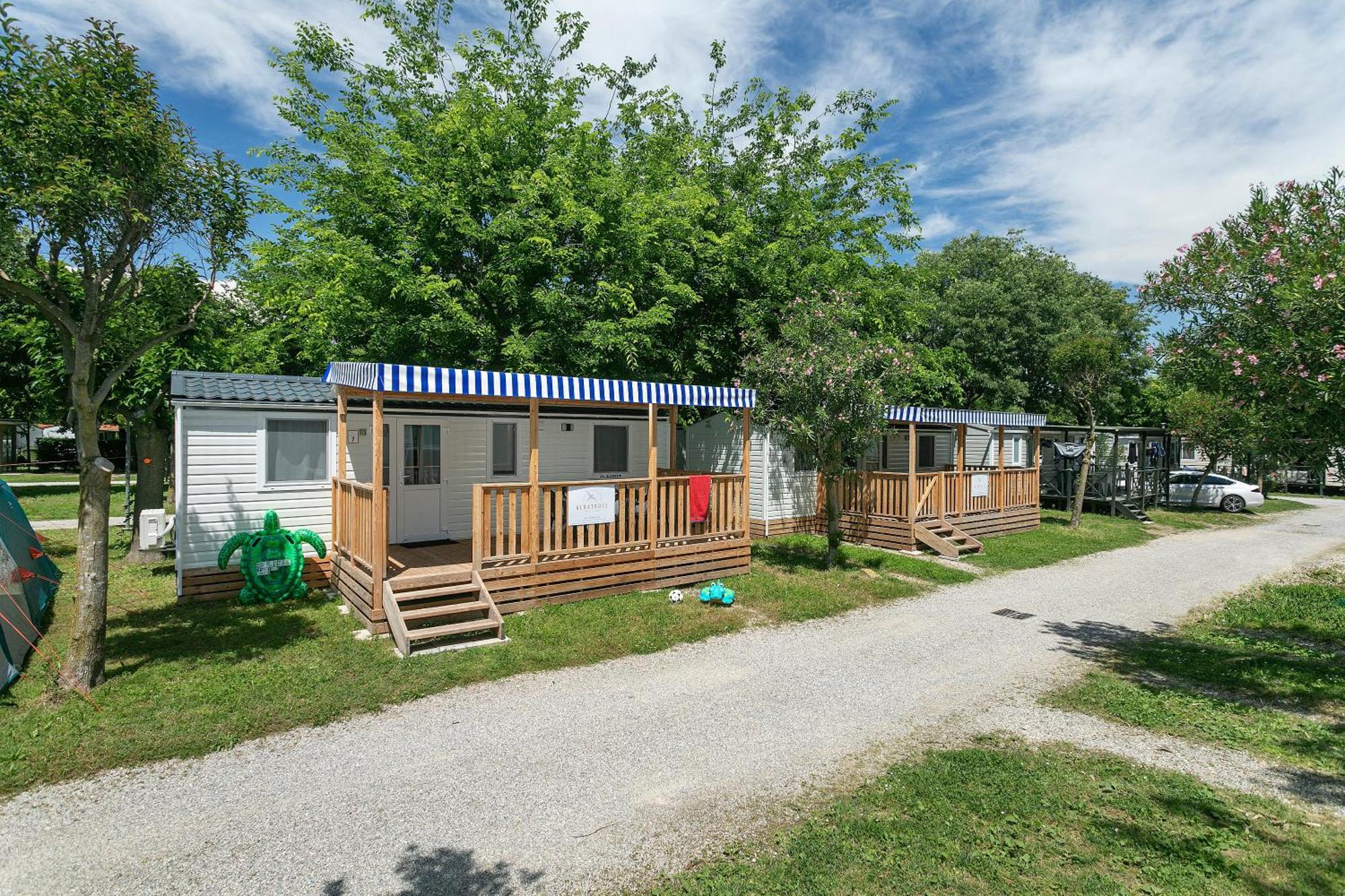 Albatross Mobile Homes On Camping Baia Verde Манерба-дель-Гарда Экстерьер фото